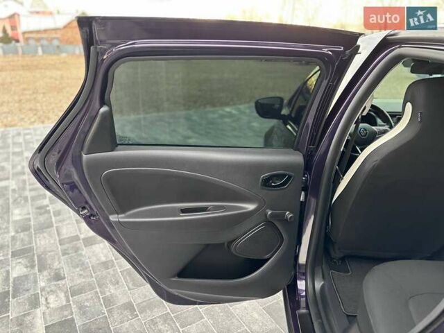 Фиолетовый Рено Зое, объемом двигателя 0 л и пробегом 89 тыс. км за 11899 $, фото 25 на Automoto.ua