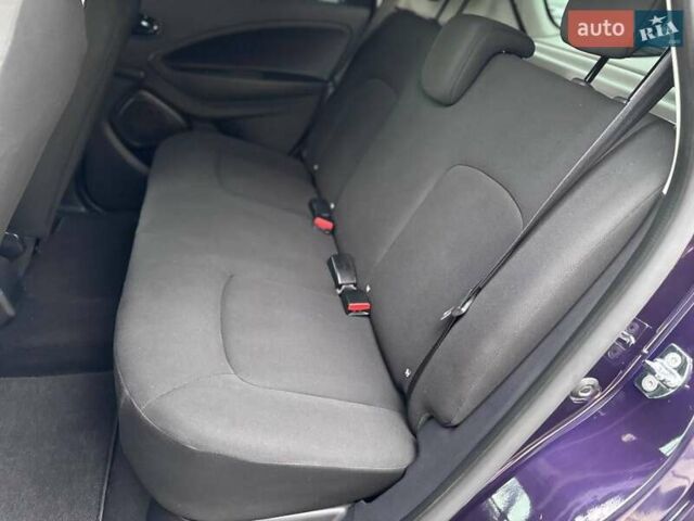 Фиолетовый Рено Зое, объемом двигателя 0 л и пробегом 89 тыс. км за 11899 $, фото 26 на Automoto.ua