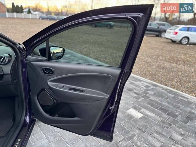 Фиолетовый Рено Зое, объемом двигателя 0 л и пробегом 89 тыс. км за 11899 $, фото 40 на Automoto.ua