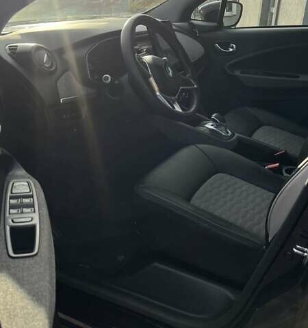 Фиолетовый Рено Зое, объемом двигателя 0 л и пробегом 30 тыс. км за 14100 $, фото 24 на Automoto.ua