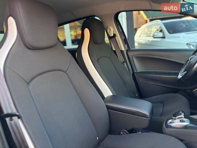 Фиолетовый Рено Зое, объемом двигателя 0 л и пробегом 89 тыс. км за 12999 $, фото 26 на Automoto.ua