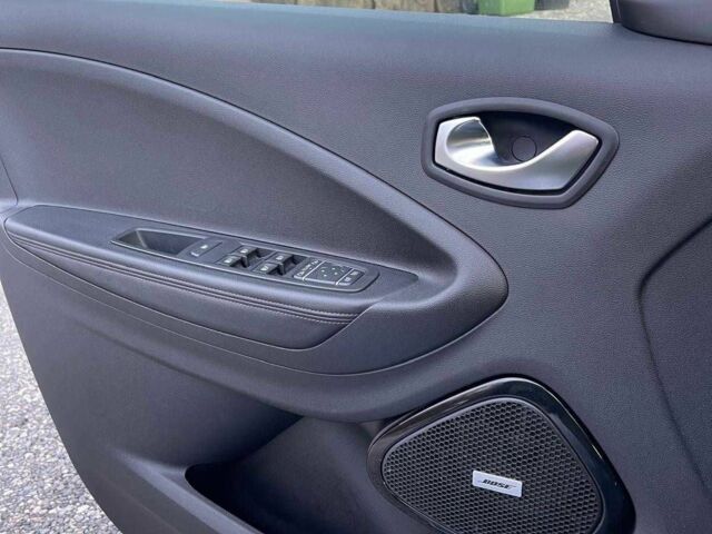 Фиолетовый Рено Зое, объемом двигателя 0 л и пробегом 48 тыс. км за 11000 $, фото 8 на Automoto.ua