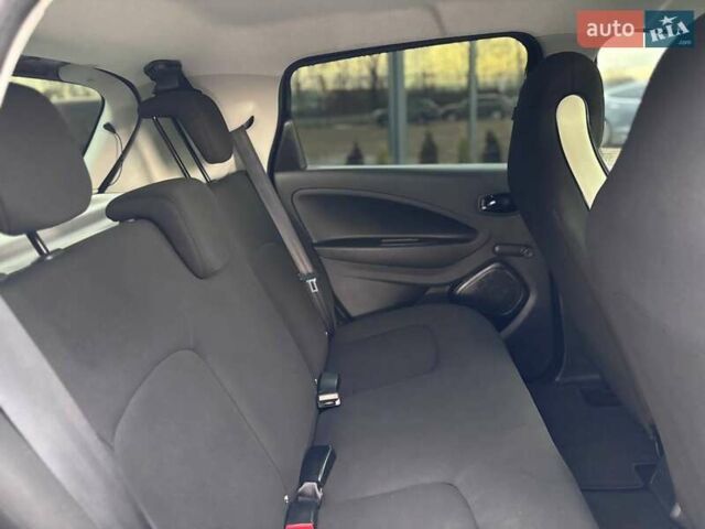 Фиолетовый Рено Зое, объемом двигателя 0 л и пробегом 89 тыс. км за 11899 $, фото 37 на Automoto.ua