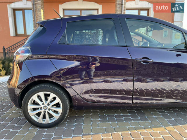Фиолетовый Рено Зое, объемом двигателя 0 л и пробегом 94 тыс. км за 13350 $, фото 7 на Automoto.ua