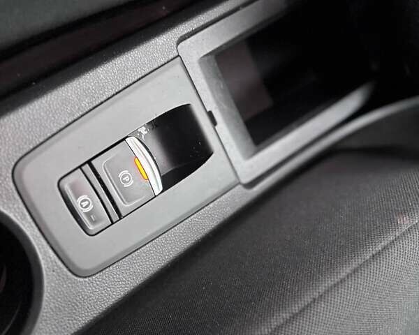 Фиолетовый Рено Зое, объемом двигателя 0 л и пробегом 89 тыс. км за 11899 $, фото 24 на Automoto.ua