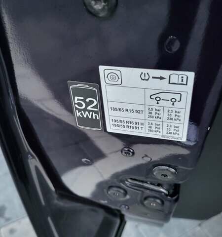 Фиолетовый Рено Зое, объемом двигателя 0 л и пробегом 100 тыс. км за 11950 $, фото 29 на Automoto.ua