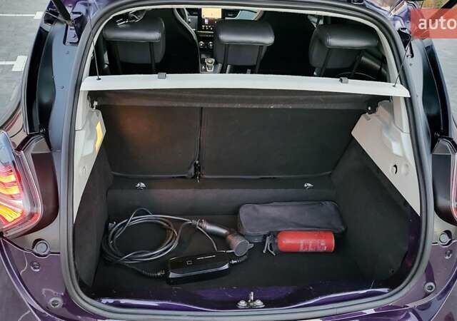 Фиолетовый Рено Зое, объемом двигателя 0 л и пробегом 100 тыс. км за 11950 $, фото 26 на Automoto.ua