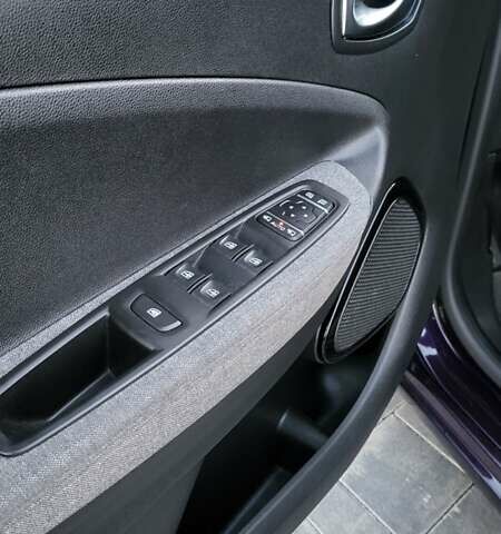 Фиолетовый Рено Зое, объемом двигателя 0 л и пробегом 100 тыс. км за 11950 $, фото 27 на Automoto.ua