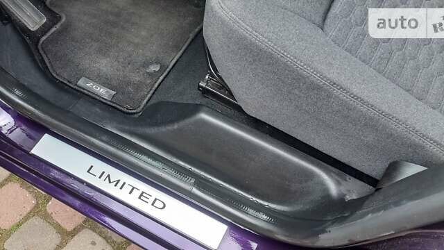 Фиолетовый Рено Зое, объемом двигателя 0 л и пробегом 20 тыс. км за 8900 $, фото 15 на Automoto.ua