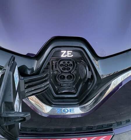 Фиолетовый Рено Зое, объемом двигателя 0 л и пробегом 100 тыс. км за 11950 $, фото 28 на Automoto.ua