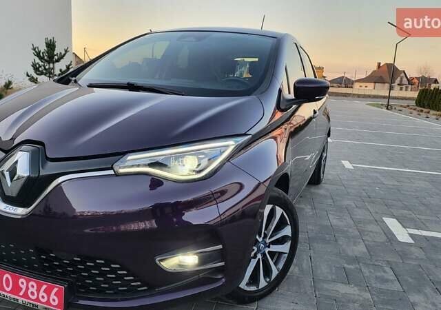 Фиолетовый Рено Зое, объемом двигателя 0 л и пробегом 100 тыс. км за 11950 $, фото 1 на Automoto.ua