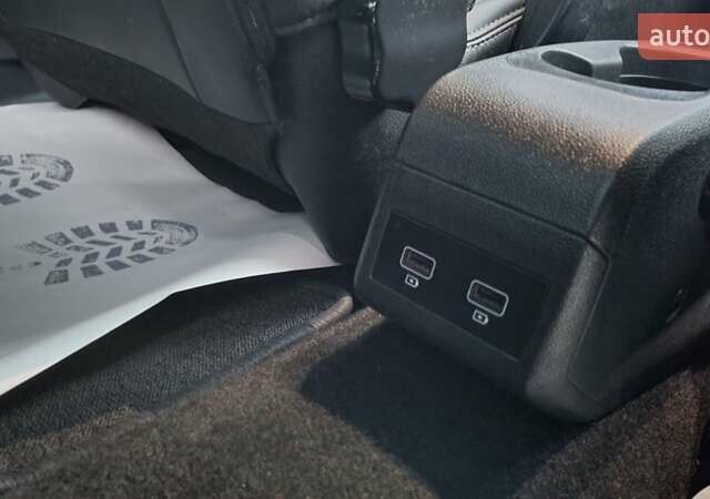 Фиолетовый Рено Зое, объемом двигателя 0 л и пробегом 100 тыс. км за 11950 $, фото 20 на Automoto.ua