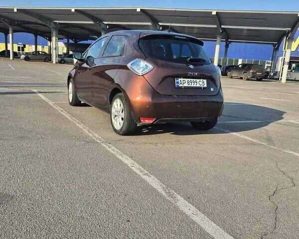 Коричневый Рено Зое, объемом двигателя 0 л и пробегом 173 тыс. км за 5800 $, фото 2 на Automoto.ua