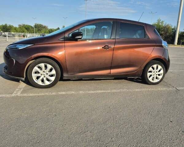 Коричневый Рено Зое, объемом двигателя 0 л и пробегом 173 тыс. км за 5800 $, фото 3 на Automoto.ua