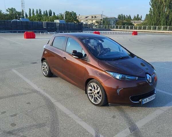 Коричневий Рено Зое, об'ємом двигуна 0 л та пробігом 136 тис. км за 6500 $, фото 1 на Automoto.ua