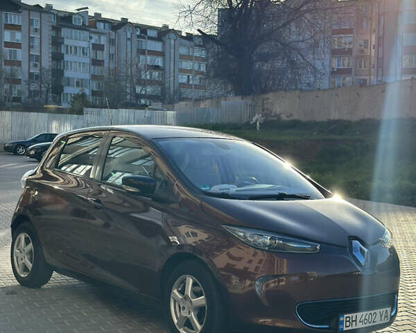 Коричневый Рено Зое, объемом двигателя 0 л и пробегом 55 тыс. км за 7700 $, фото 4 на Automoto.ua
