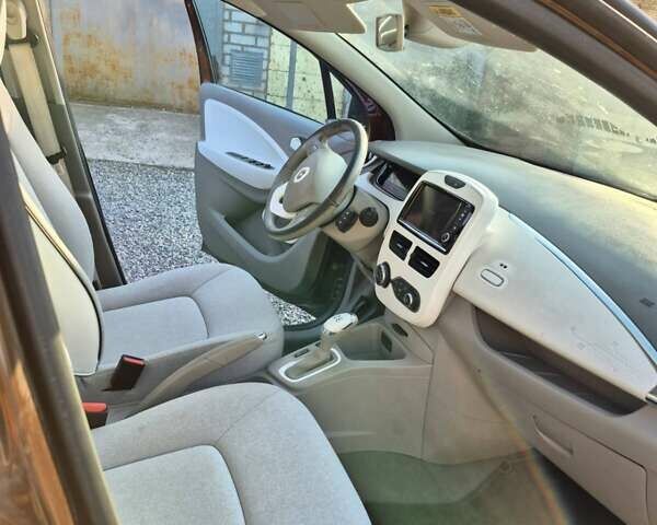 Коричневый Рено Зое, объемом двигателя 0 л и пробегом 173 тыс. км за 5800 $, фото 5 на Automoto.ua