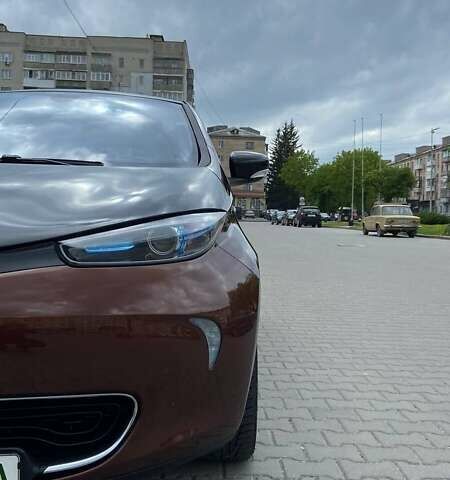 Коричневий Рено Зое, об'ємом двигуна 0 л та пробігом 92 тис. км за 8250 $, фото 19 на Automoto.ua