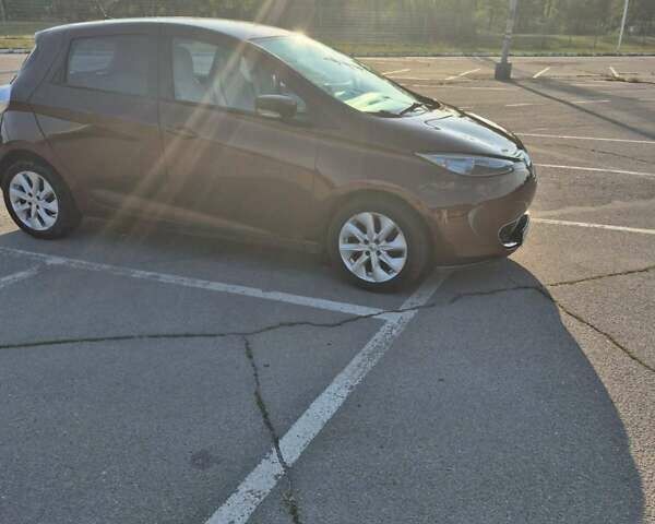 Коричневый Рено Зое, объемом двигателя 0 л и пробегом 173 тыс. км за 5800 $, фото 4 на Automoto.ua