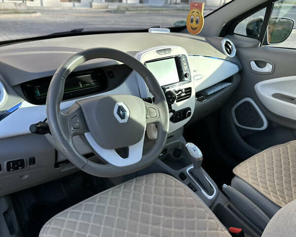 Коричневый Рено Зое, объемом двигателя 0 л и пробегом 55 тыс. км за 7700 $, фото 11 на Automoto.ua