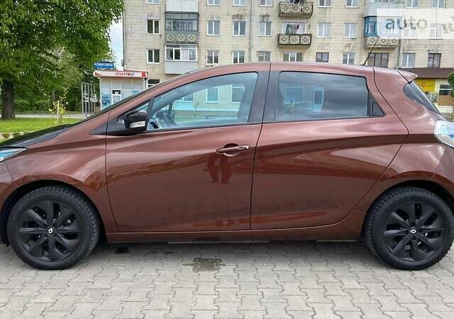 Коричневий Рено Зое, об'ємом двигуна 0 л та пробігом 92 тис. км за 8250 $, фото 4 на Automoto.ua