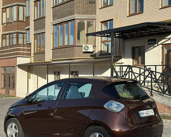 Коричневый Рено Зое, объемом двигателя 0 л и пробегом 55 тыс. км за 7700 $, фото 6 на Automoto.ua