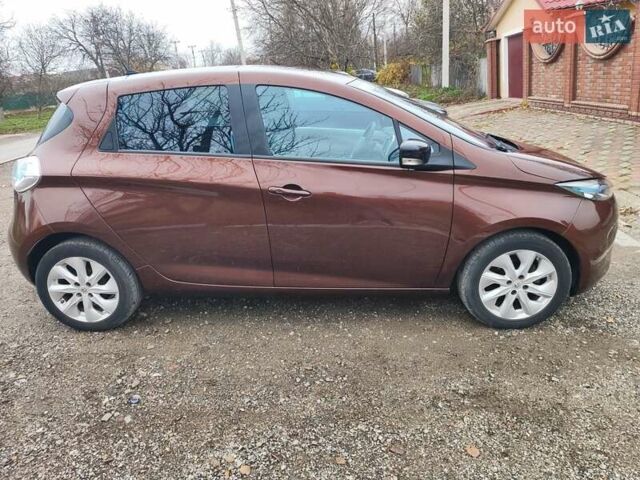 Коричневый Рено Зое, объемом двигателя 0 л и пробегом 52 тыс. км за 8200 $, фото 11 на Automoto.ua
