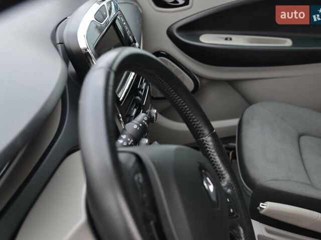 Коричневий Рено Зое, об'ємом двигуна 0 л та пробігом 143 тис. км за 6700 $, фото 17 на Automoto.ua