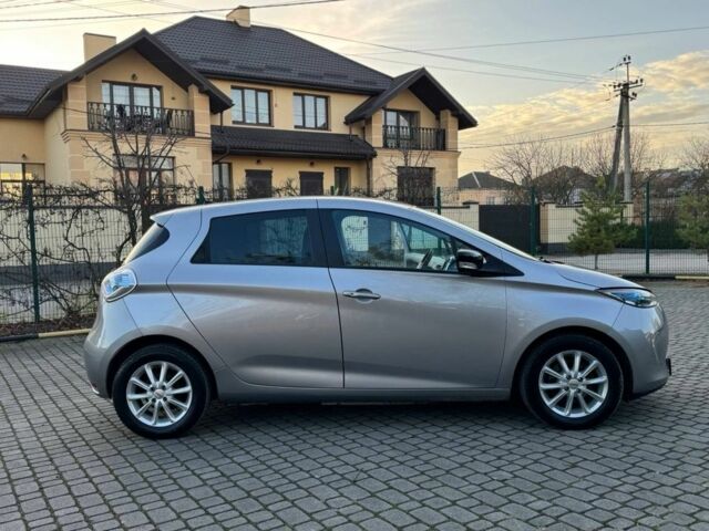 Коричневый Рено Зое, объемом двигателя 0 л и пробегом 133 тыс. км за 5999 $, фото 3 на Automoto.ua