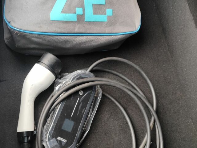 Коричневый Рено Зое, объемом двигателя 0 л и пробегом 52 тыс. км за 7500 $, фото 18 на Automoto.ua