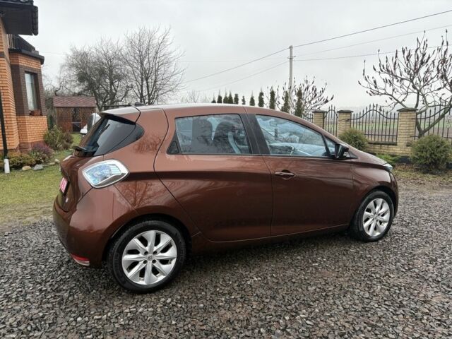 Коричневый Рено Зое, объемом двигателя 0 л и пробегом 129 тыс. км за 6200 $, фото 3 на Automoto.ua