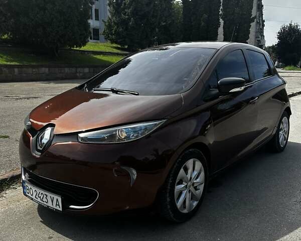 Коричневый Рено Зое, объемом двигателя 0 л и пробегом 108 тыс. км за 7900 $, фото 3 на Automoto.ua