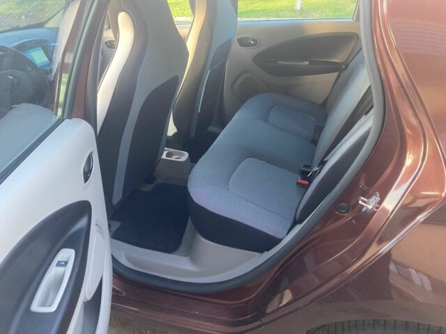 Коричневий Рено Зое, об'ємом двигуна 0 л та пробігом 67 тис. км за 5500 $, фото 9 на Automoto.ua