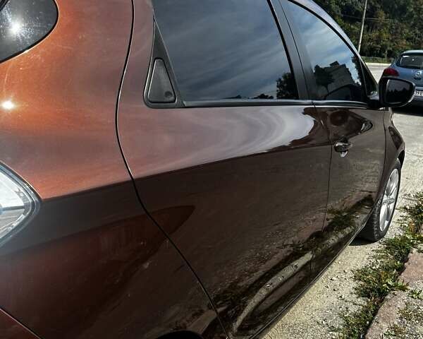 Коричневый Рено Зое, объемом двигателя 0 л и пробегом 108 тыс. км за 7900 $, фото 7 на Automoto.ua