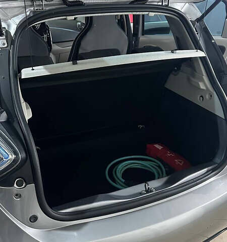 Коричневий Рено Зое, об'ємом двигуна 0 л та пробігом 133 тис. км за 6000 $, фото 44 на Automoto.ua