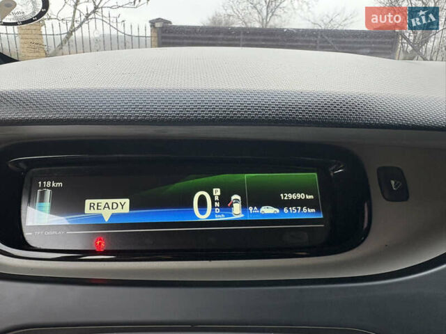 Коричневый Рено Зое, объемом двигателя 0 л и пробегом 129 тыс. км за 6200 $, фото 25 на Automoto.ua