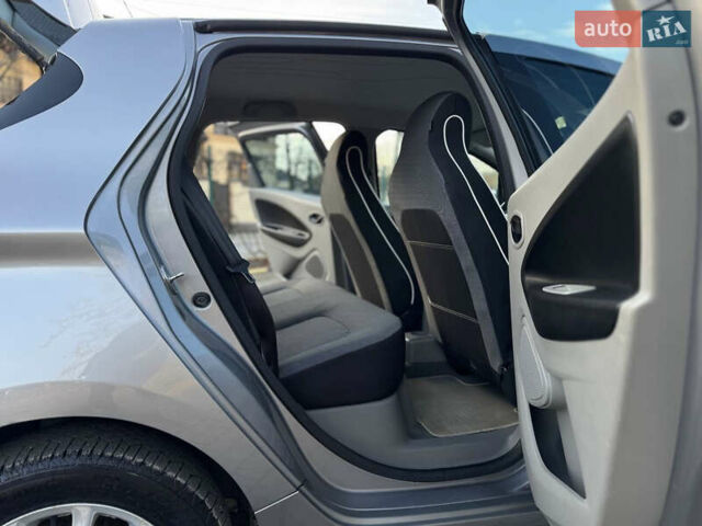 Коричневий Рено Зое, об'ємом двигуна 0 л та пробігом 133 тис. км за 6000 $, фото 20 на Automoto.ua