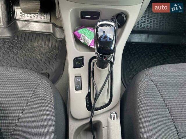 Коричневий Рено Зое, об'ємом двигуна 0 л та пробігом 71 тис. км за 8900 $, фото 10 на Automoto.ua