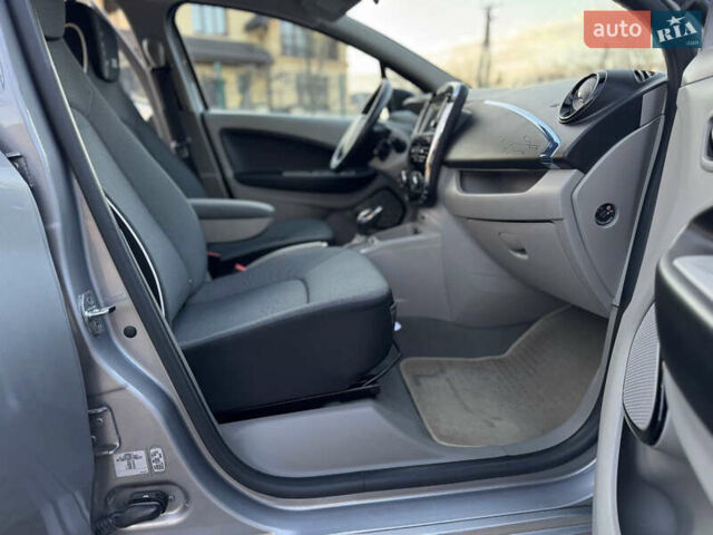 Коричневий Рено Зое, об'ємом двигуна 0 л та пробігом 133 тис. км за 6000 $, фото 34 на Automoto.ua