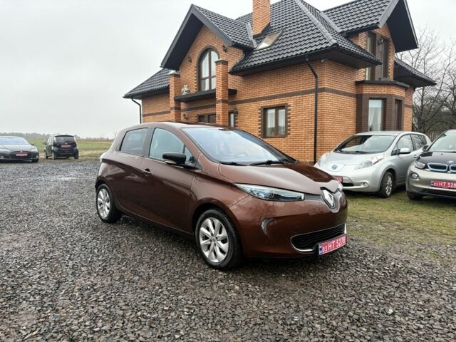 Коричневый Рено Зое, объемом двигателя 0 л и пробегом 129 тыс. км за 6200 $, фото 1 на Automoto.ua