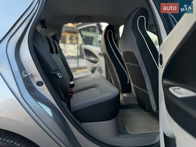 Коричневий Рено Зое, об'ємом двигуна 0 л та пробігом 133 тис. км за 6000 $, фото 41 на Automoto.ua