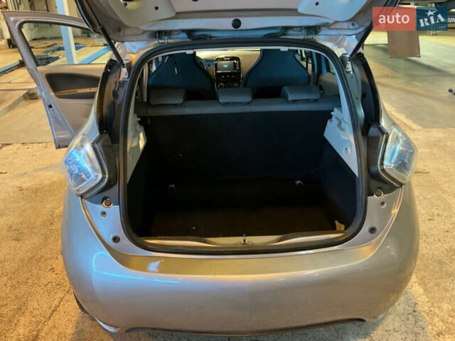 Коричневий Рено Зое, об'ємом двигуна 0 л та пробігом 133 тис. км за 6000 $, фото 47 на Automoto.ua