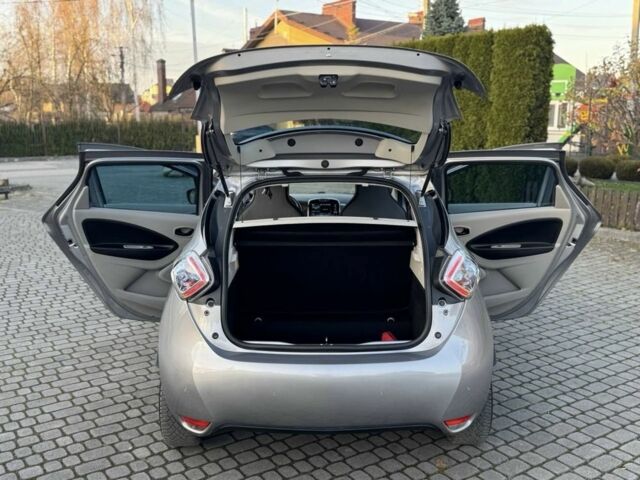 Коричневый Рено Зое, объемом двигателя 0 л и пробегом 133 тыс. км за 5999 $, фото 5 на Automoto.ua