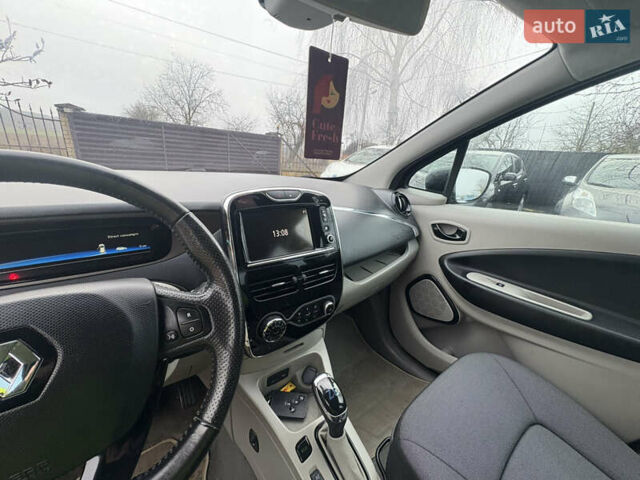 Коричневый Рено Зое, объемом двигателя 0 л и пробегом 129 тыс. км за 6200 $, фото 22 на Automoto.ua