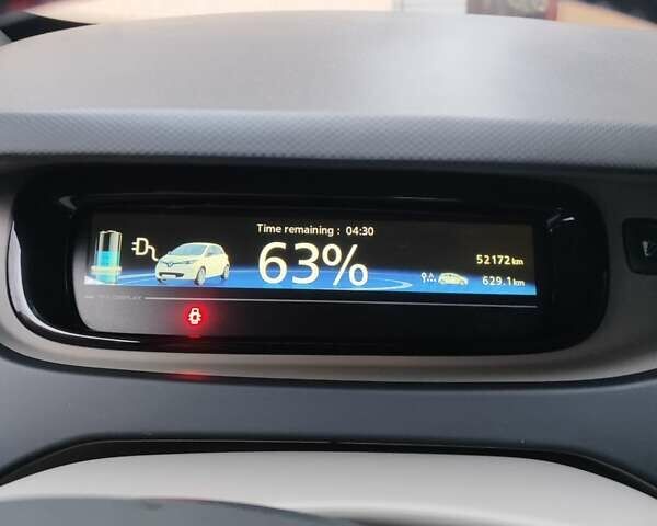 Коричневый Рено Зое, объемом двигателя 0 л и пробегом 52 тыс. км за 8200 $, фото 12 на Automoto.ua