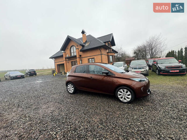 Коричневый Рено Зое, объемом двигателя 0 л и пробегом 129 тыс. км за 6200 $, фото 13 на Automoto.ua