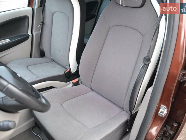 Коричневий Рено Зое, об'ємом двигуна 0 л та пробігом 143 тис. км за 6700 $, фото 15 на Automoto.ua