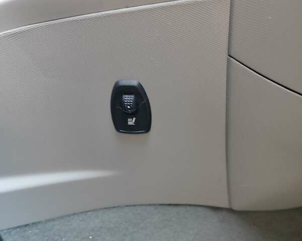 Коричневый Рено Зое, объемом двигателя 0 л и пробегом 52 тыс. км за 8200 $, фото 13 на Automoto.ua