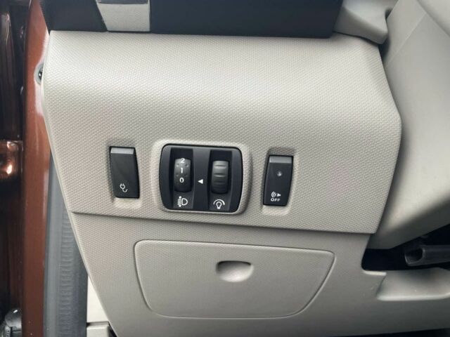 Коричневий Рено Зое, об'ємом двигуна 0 л та пробігом 71 тис. км за 8900 $, фото 9 на Automoto.ua