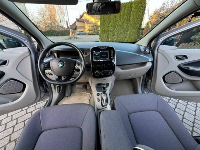 Коричневый Рено Зое, объемом двигателя 0 л и пробегом 133 тыс. км за 5999 $, фото 12 на Automoto.ua